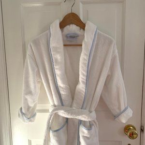 Weezie Towels Women's Long White Robe XS